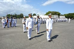 LOS JEFES ENTRANT Y SALIENTE EN ARADA MILITAR