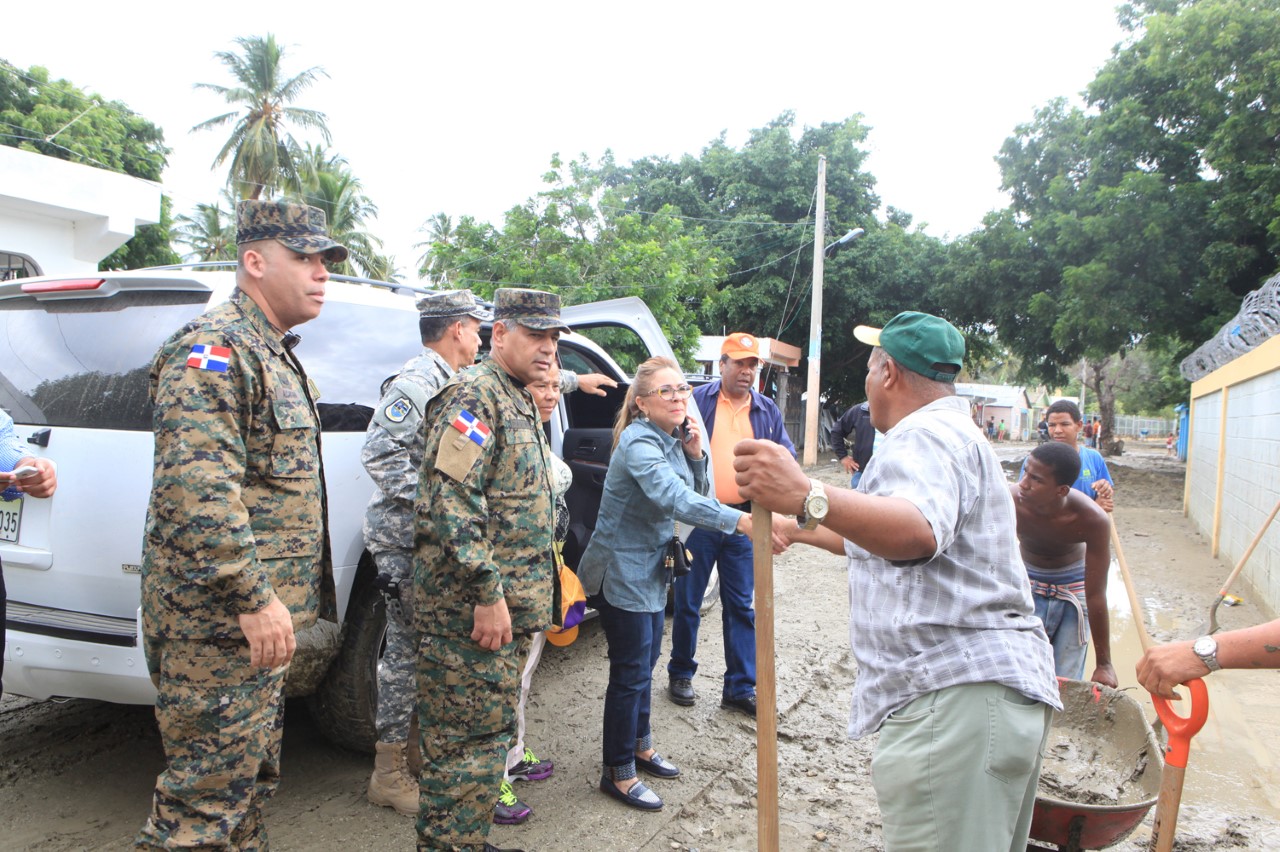 ministro-de-defensa-directora-del-plan-social-y-jefe-del-ejercito