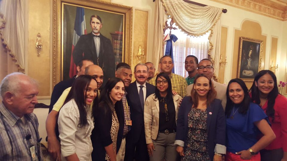 periodistas-de-la-manana-felicitan-al-presidente